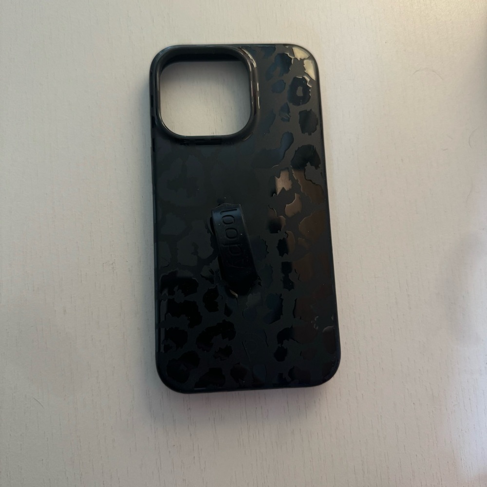 Loopy | iPhone 13 Pro Black Cheetah Case